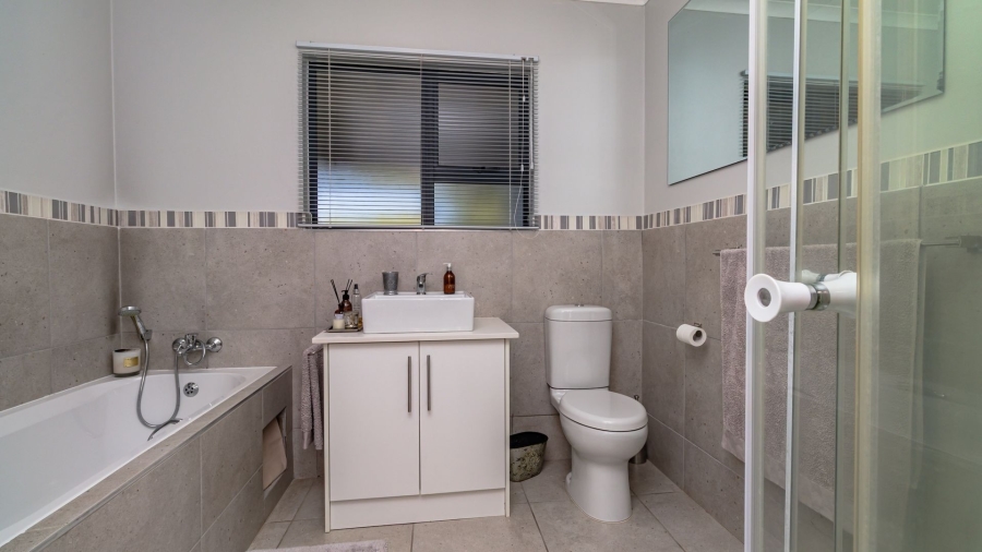 4 Bedroom Property for Sale in Kanonkop Western Cape